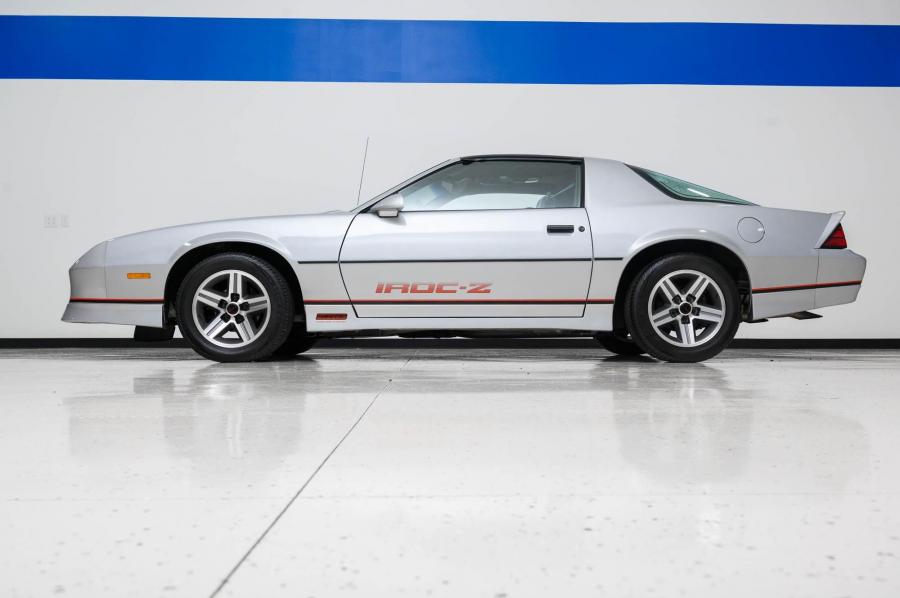  Chevrolet Camaro Z28 IROC-Z (1FP87) 1985 года  (фото 8 из 124)